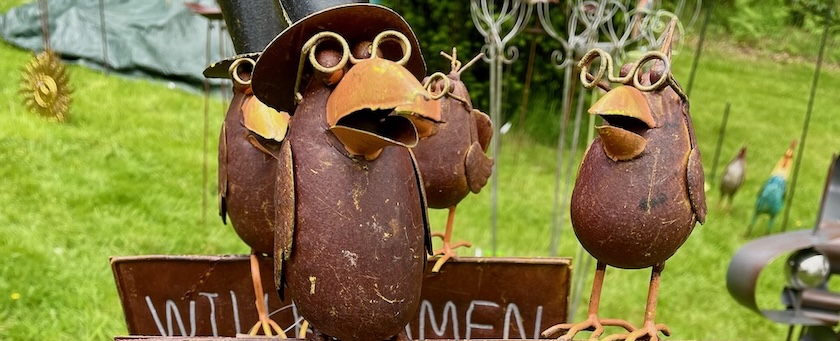 (Humanized) steel crow sculptures